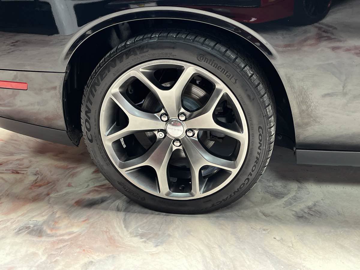 Used 2015 Dodge Challenger SXT Plus RWD image 32