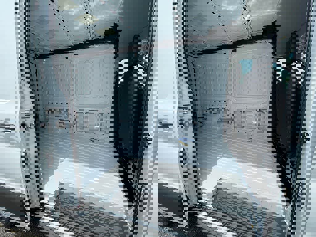 New 2025 Ford Transit 250 148 Medium Roof image 12