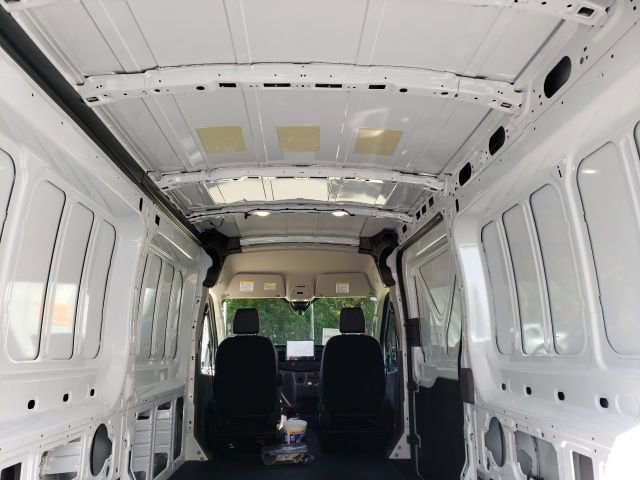 New 2023 Ford E-Transit Medium Roof RWD image 10
