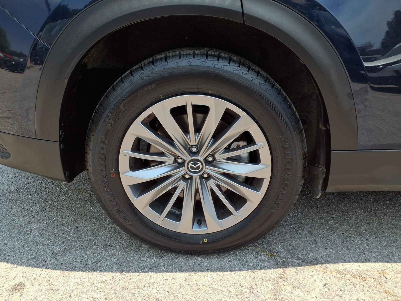 Certified 2024 MAZDA CX-90 Plug-In Hybrid w/ Preferred AWD/4WD image 5