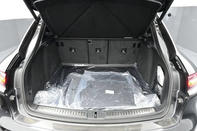 Certified 2025 Porsche Macan AWD/4WD image 15