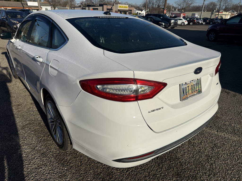 Used 2015 Ford Fusion SE w/ Equipment Group 202A image 4