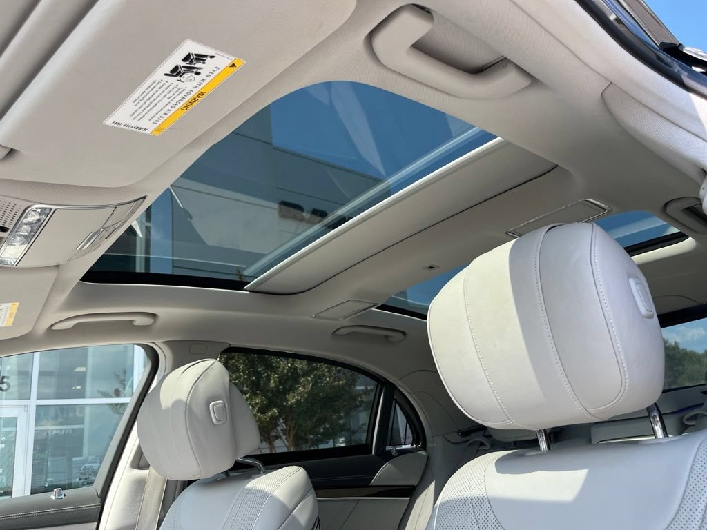 Used 2015 Mercedes-Benz S 550 Sedan image 11