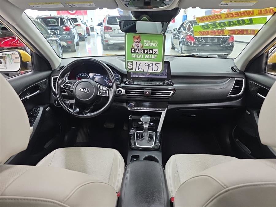 Used 2021 Kia Seltos SX w/ SX Sunroof Package AWD/4WD image 12