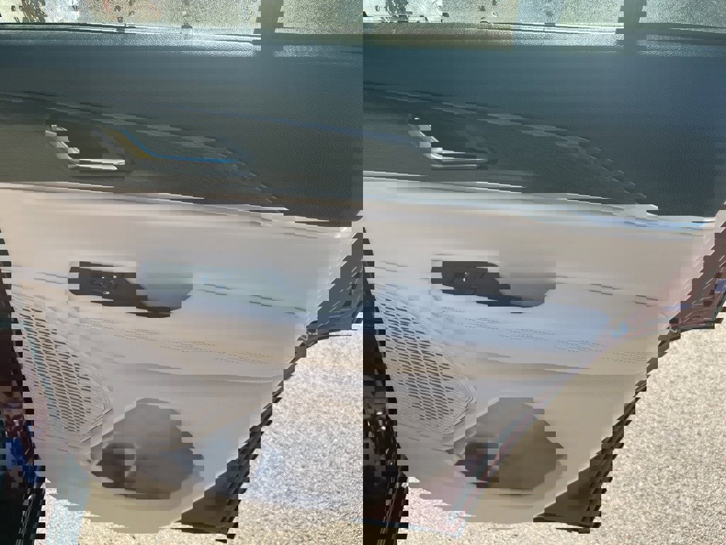 New 2025 Jeep Grand Cherokee Limited image 12