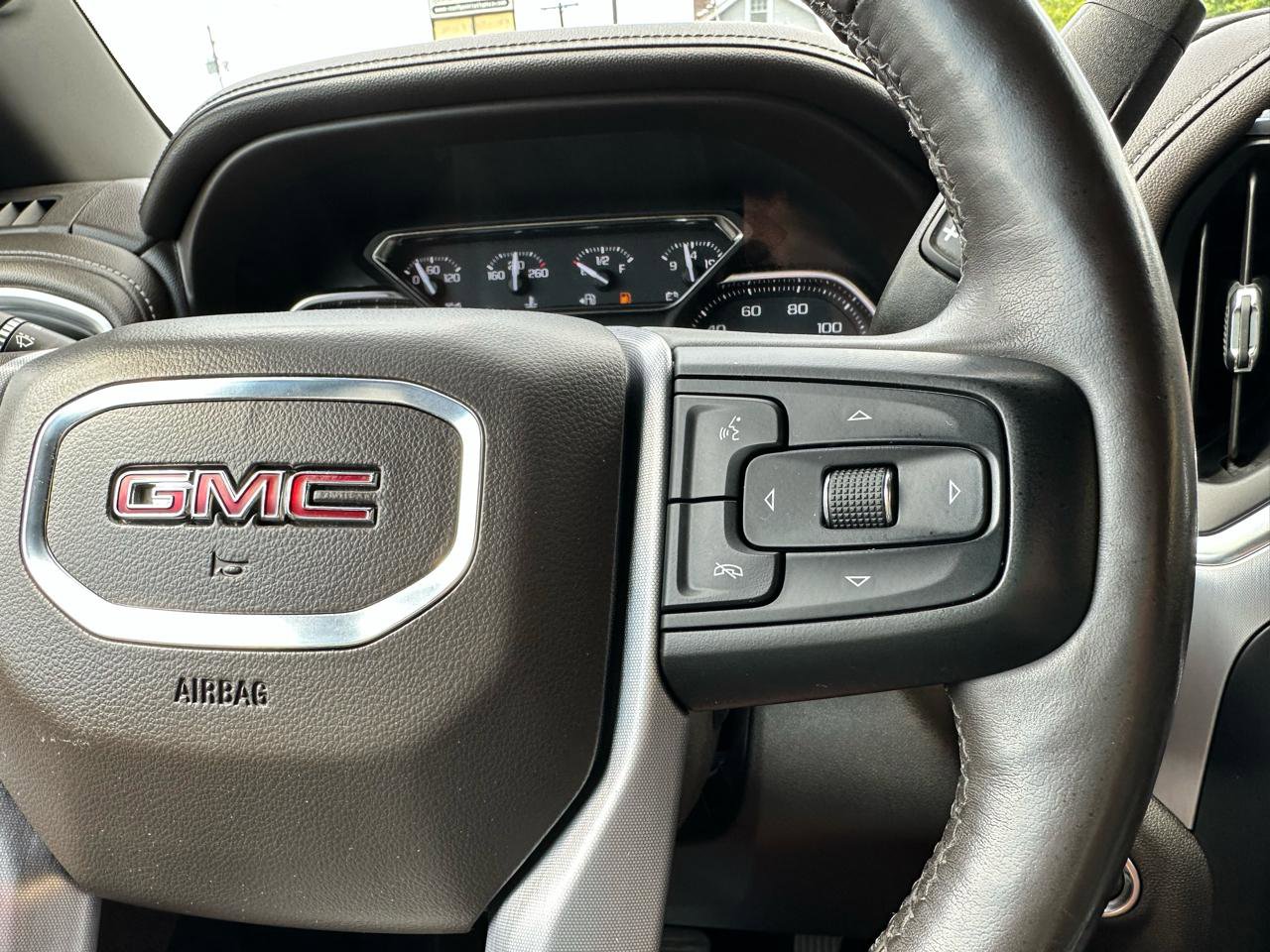 Used 2019 GMC Sierra 1500 SLT w/ SLT Premium Plus Package AWD/4WD image 31