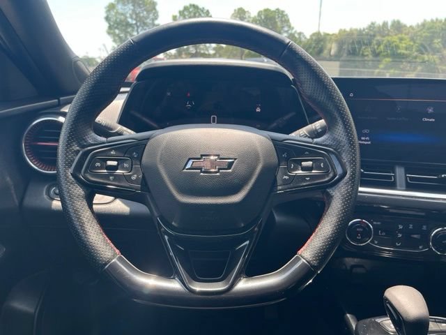 Used 2025 Chevrolet Trax RS w/ Driver Confidence Package FWD image 17