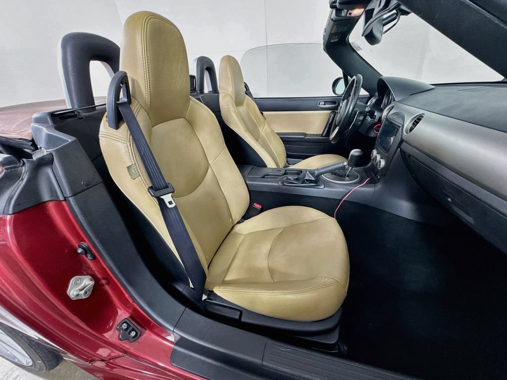Used 2012 MAZDA MX-5 Miata Grand Touring RWD image 32