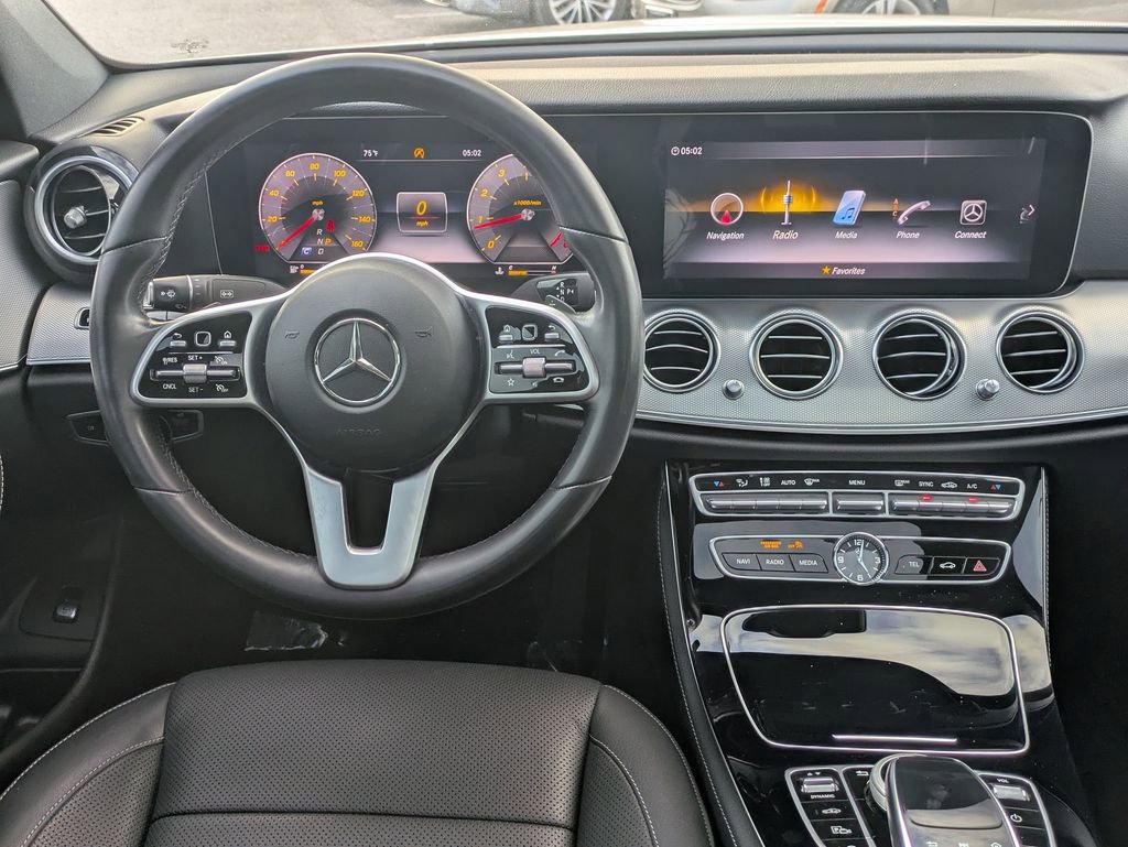 Used 2020 Mercedes-Benz E 350 4MATIC Sedan image 23