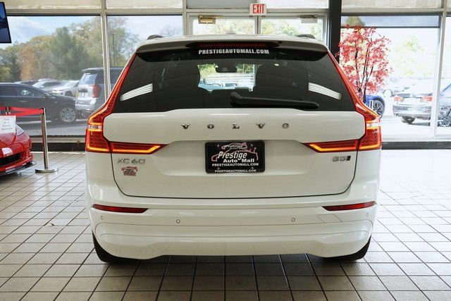 Used 2023 Volvo XC60 B5 Core image 17