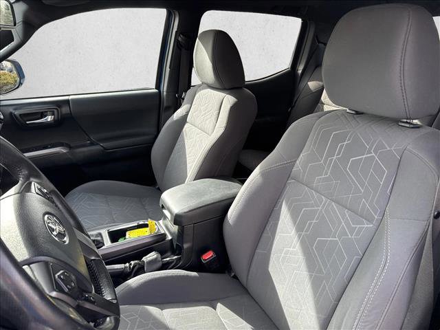 Used 2016 Toyota Tacoma TRD Off-Road w/ Premium & Technology Package image 24