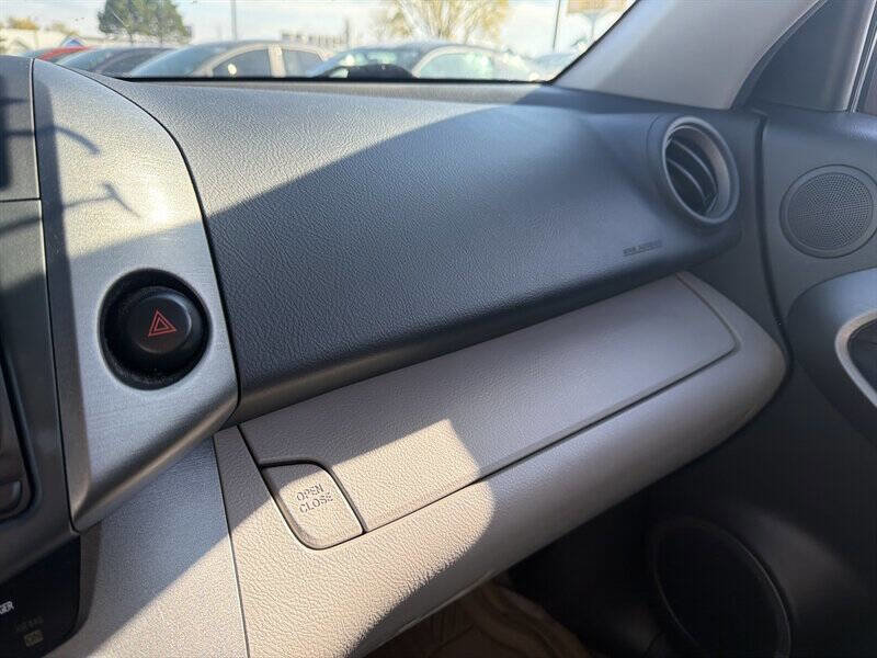 Used 2012 Toyota RAV4 Limited image 30