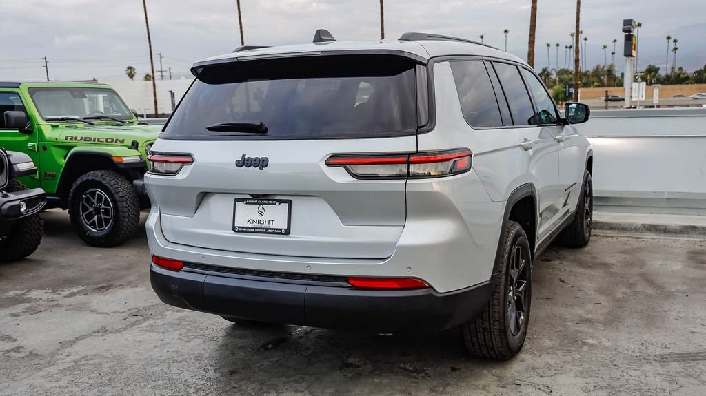 New 2025 Jeep Grand Cherokee L Altitude image 9