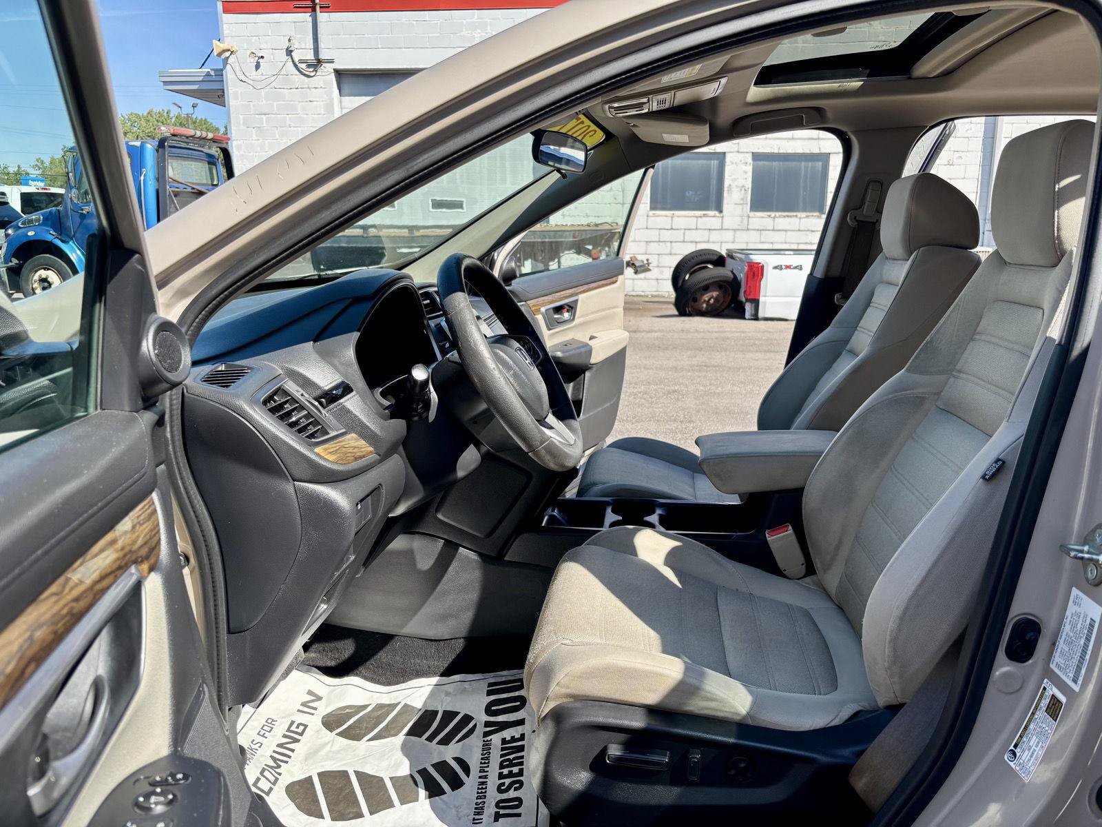 Used 2017 Honda CR-V EX image 2
