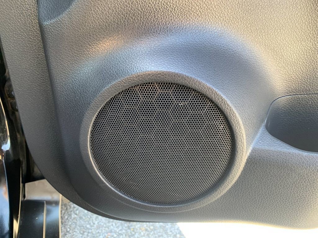 Used 2018 Nissan Rogue SV image 21