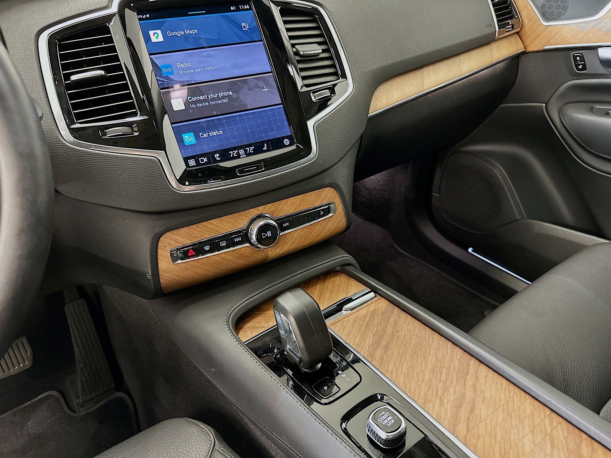 Used 2025 Volvo XC90 B6 Plus image 26