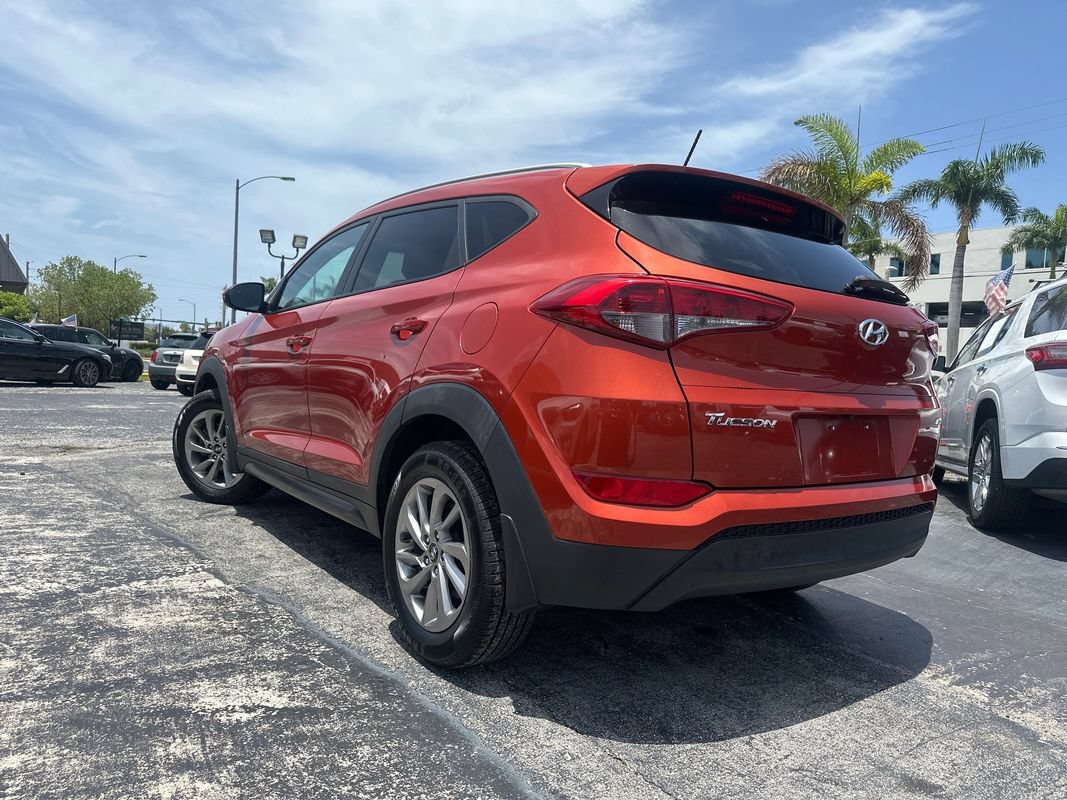 Used 2016 Hyundai Tucson SE w/ Option Group 02 AWD/4WD image 4