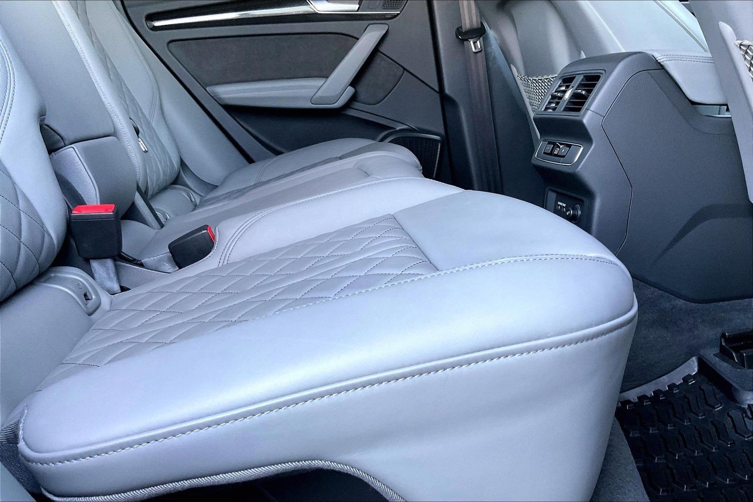 Used 2021 Audi SQ5 Premium Plus w/ Premium Plus Package image 19