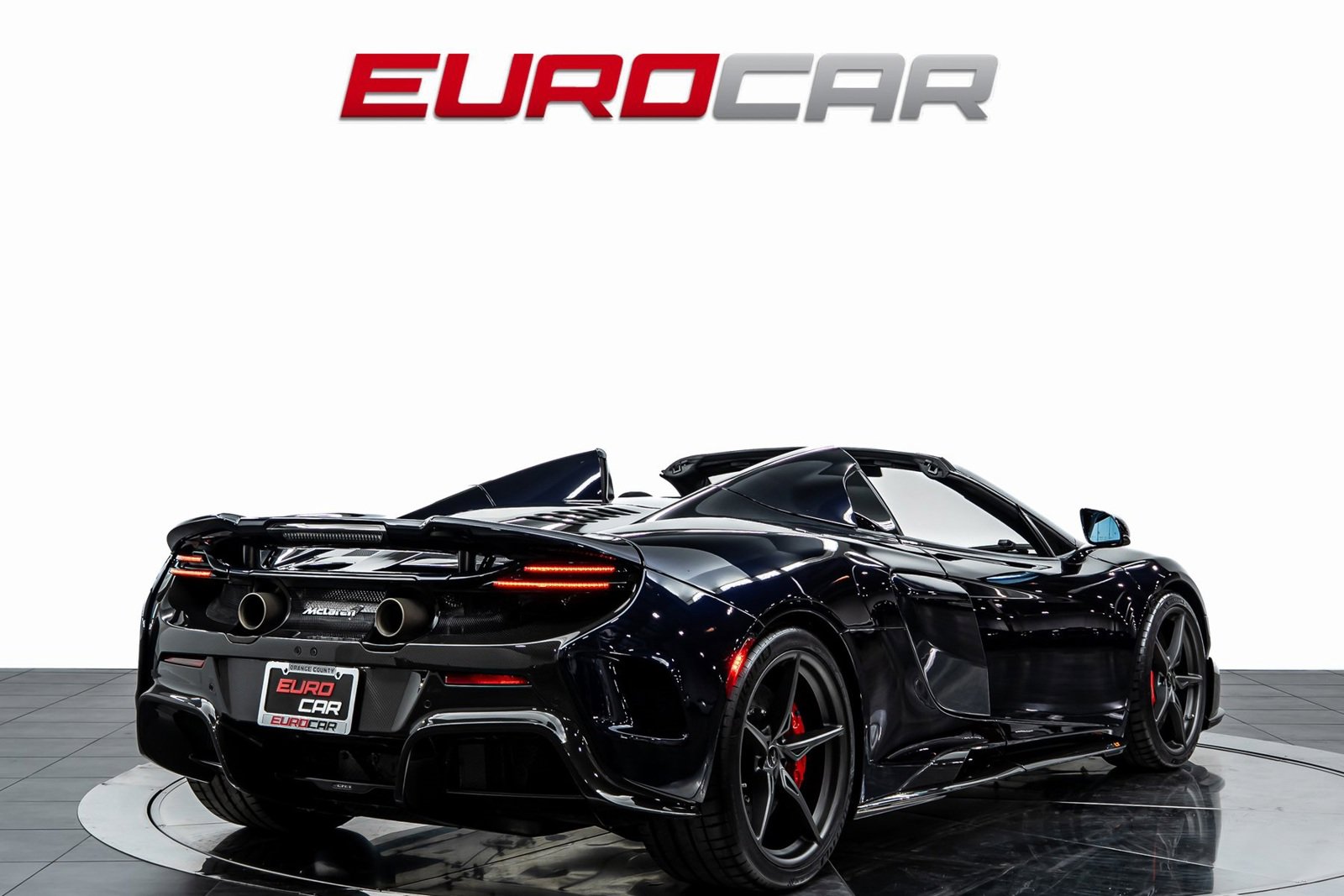 Used 2016 McLaren 675LT Spider image 6