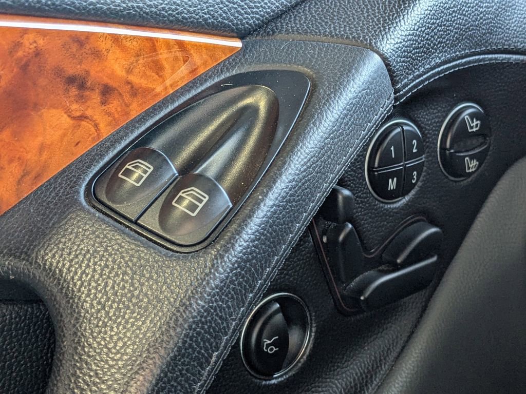 Used 2005 Mercedes-Benz SL 500 image 13