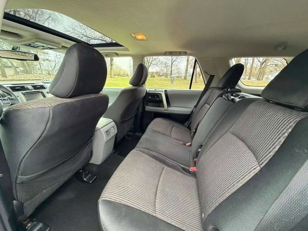 Used 2013 Toyota 4Runner SR5 w/ Convenience Pkg image 9