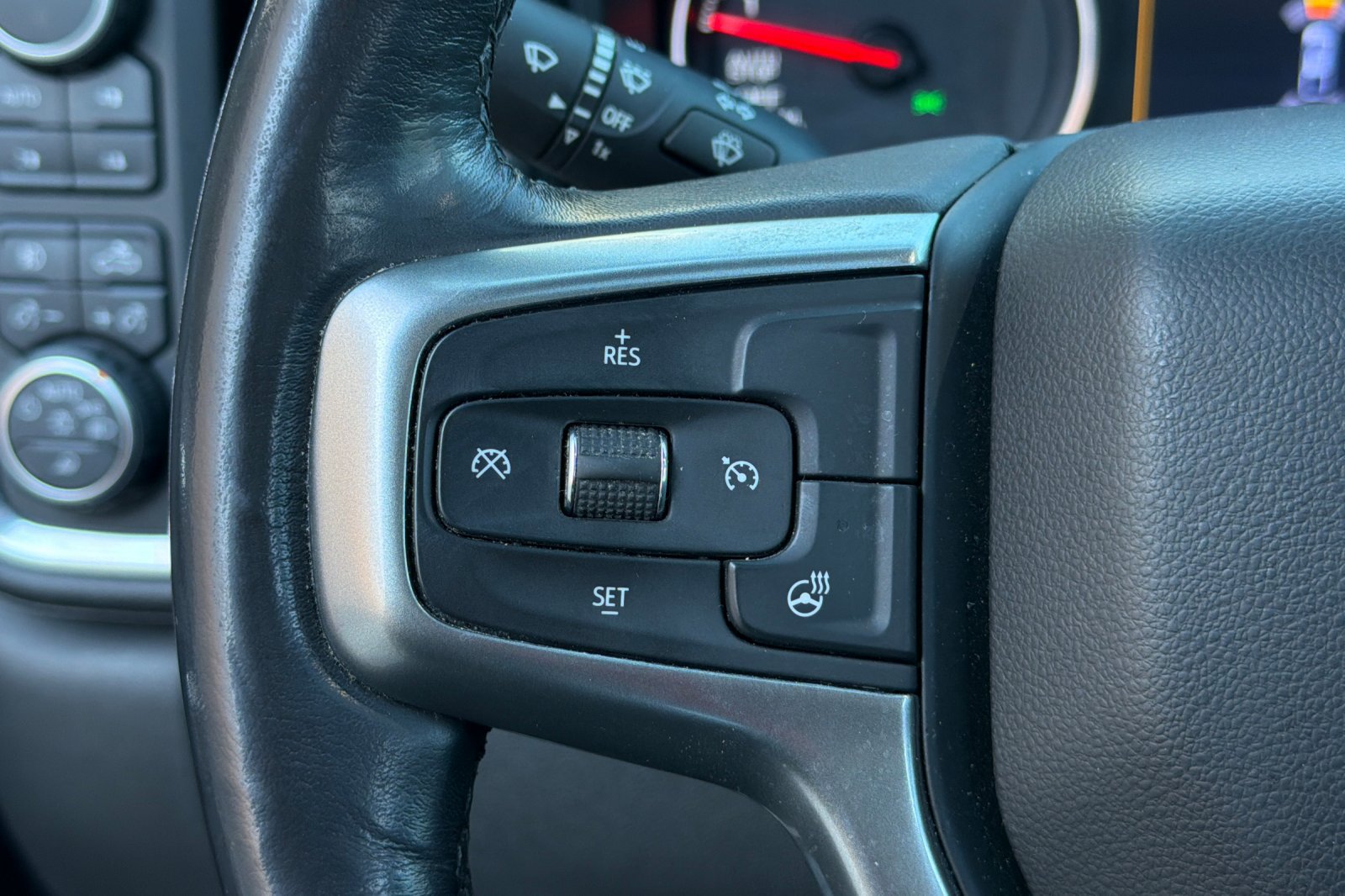 Used 2020 Chevrolet Silverado 1500 LTZ w/ LTZ Plus Package AWD/4WD image 33