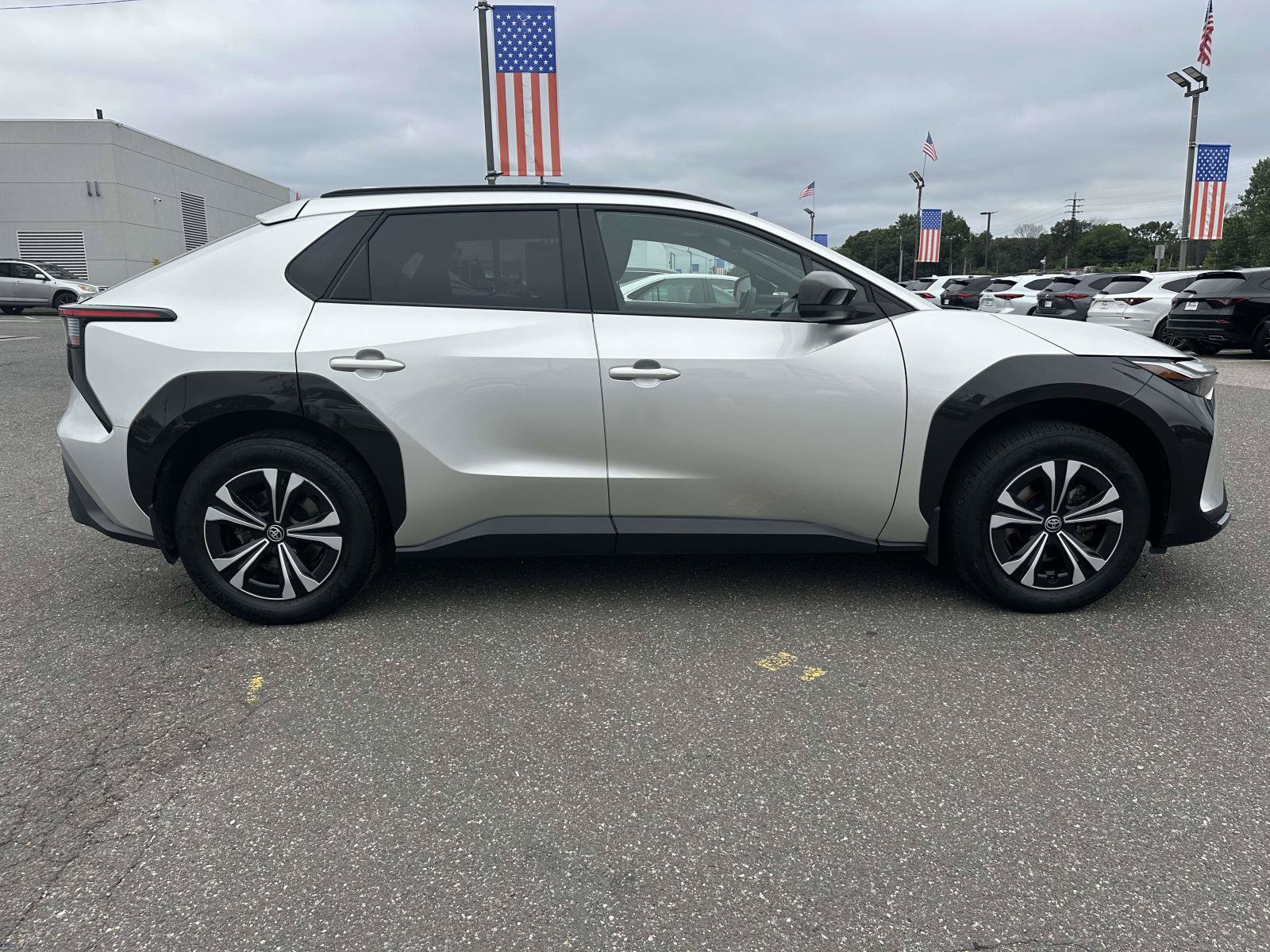 Used 2024 Toyota bZ4X AWD w/ Weather Package image 4