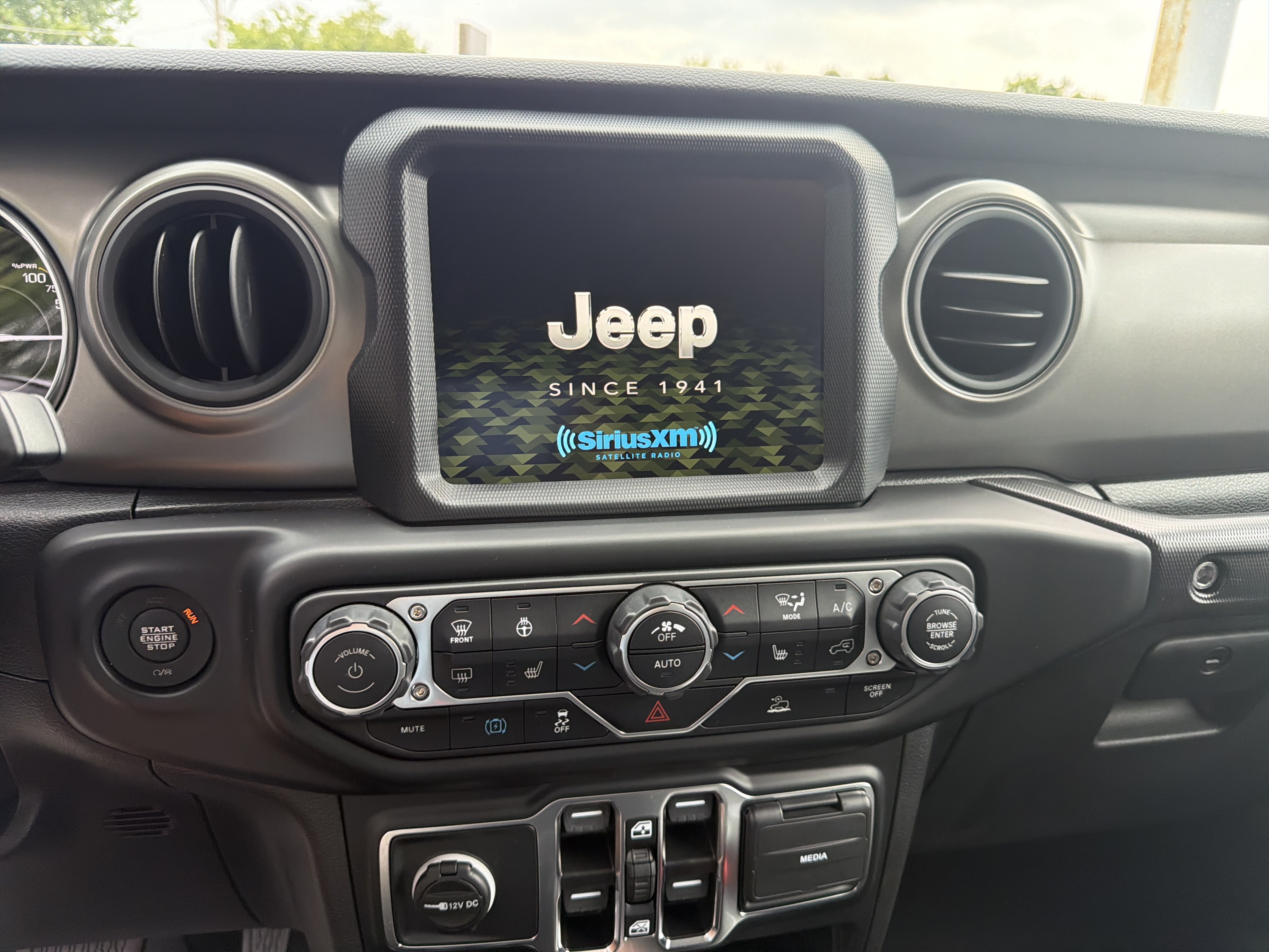 Certified 2023 Jeep Wrangler Unlimited w/ Cold Weather Group AWD/4WD image 21