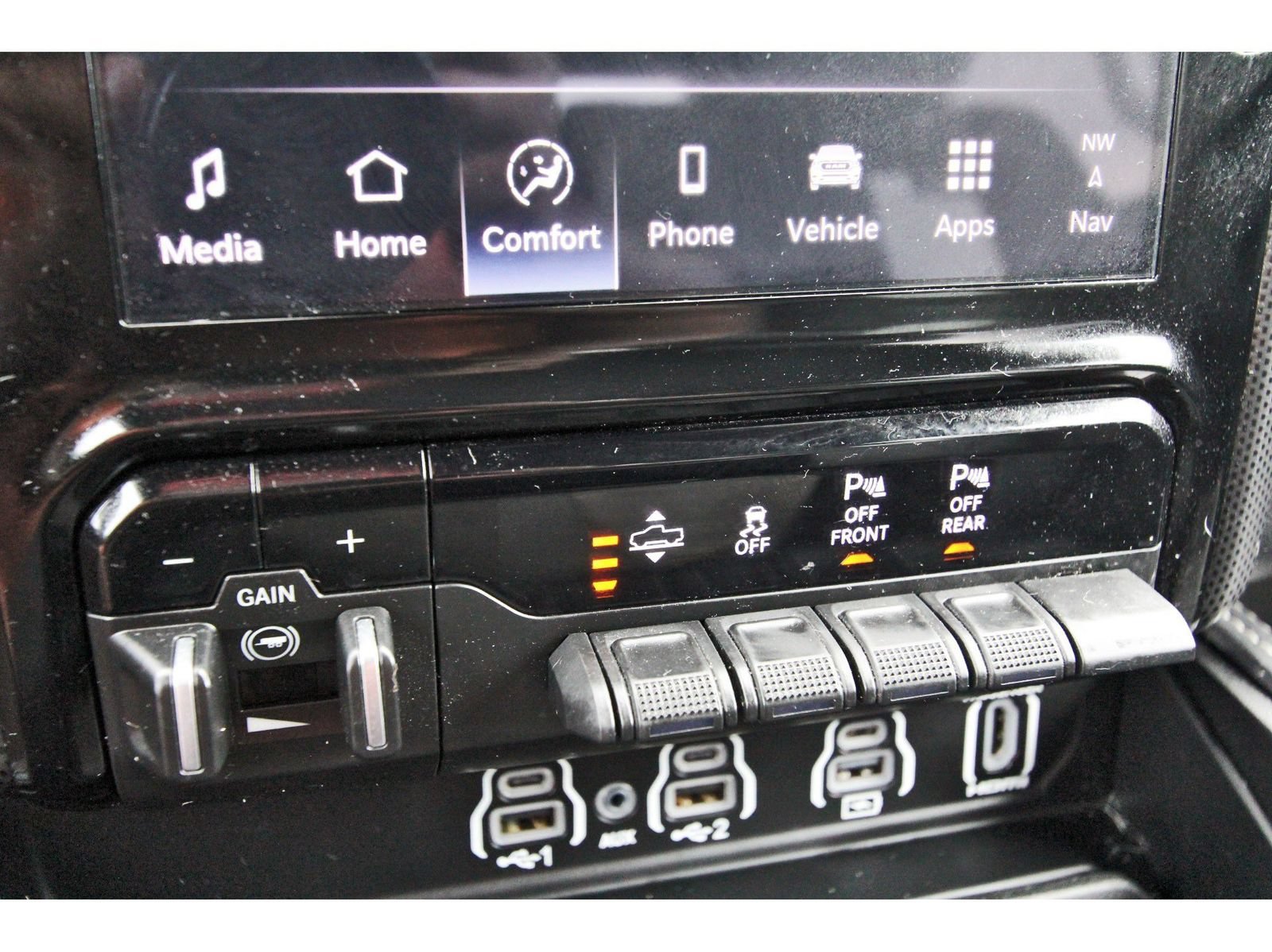 Used 2025 RAM 1500 Limited AWD/4WD image 28