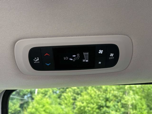 Used 2023 Chrysler Voyager LX FWD image 22