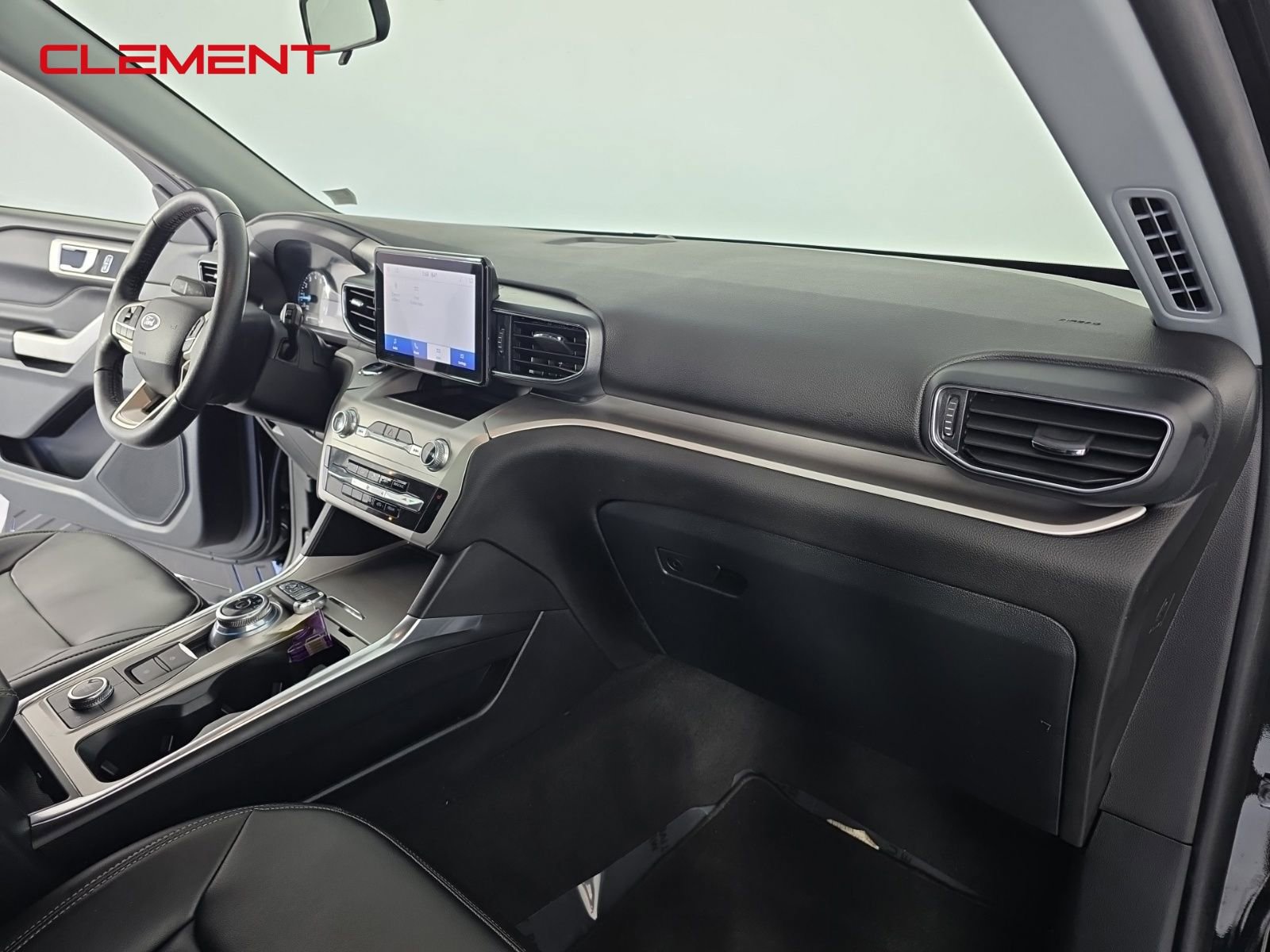 Used 2022 Ford Explorer XLT w/ Equipment Group 202A image 29