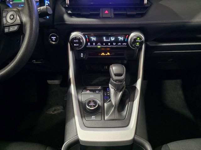 Used 2025 Toyota RAV4 XLE AWD/4WD image 20