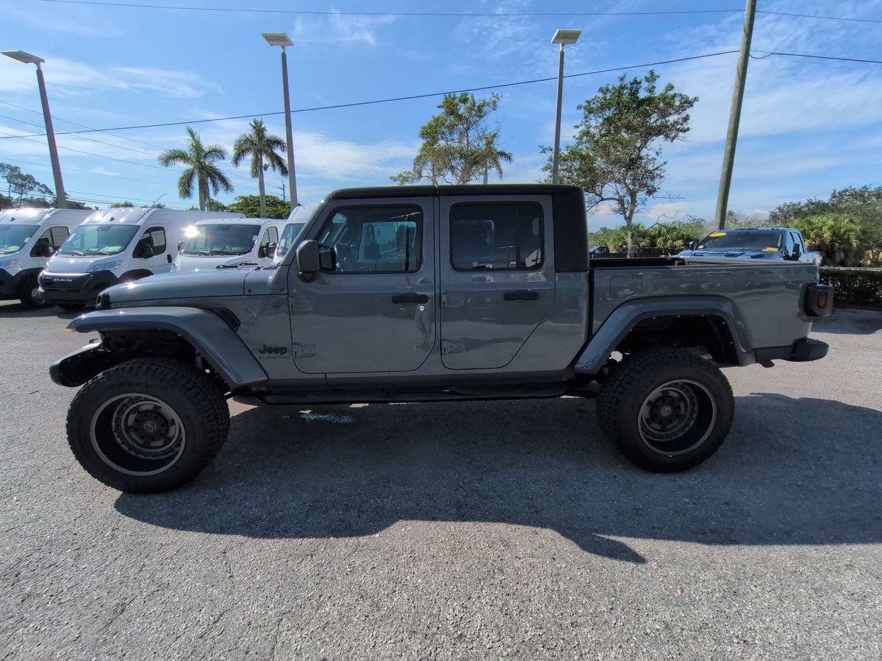 Used 2022 Jeep Gladiator Sport AWD/4WD image 8