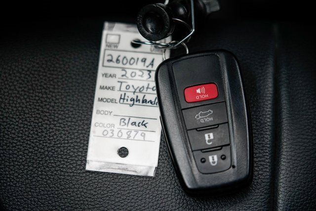 Used 2023 Toyota Highlander XSE image 27