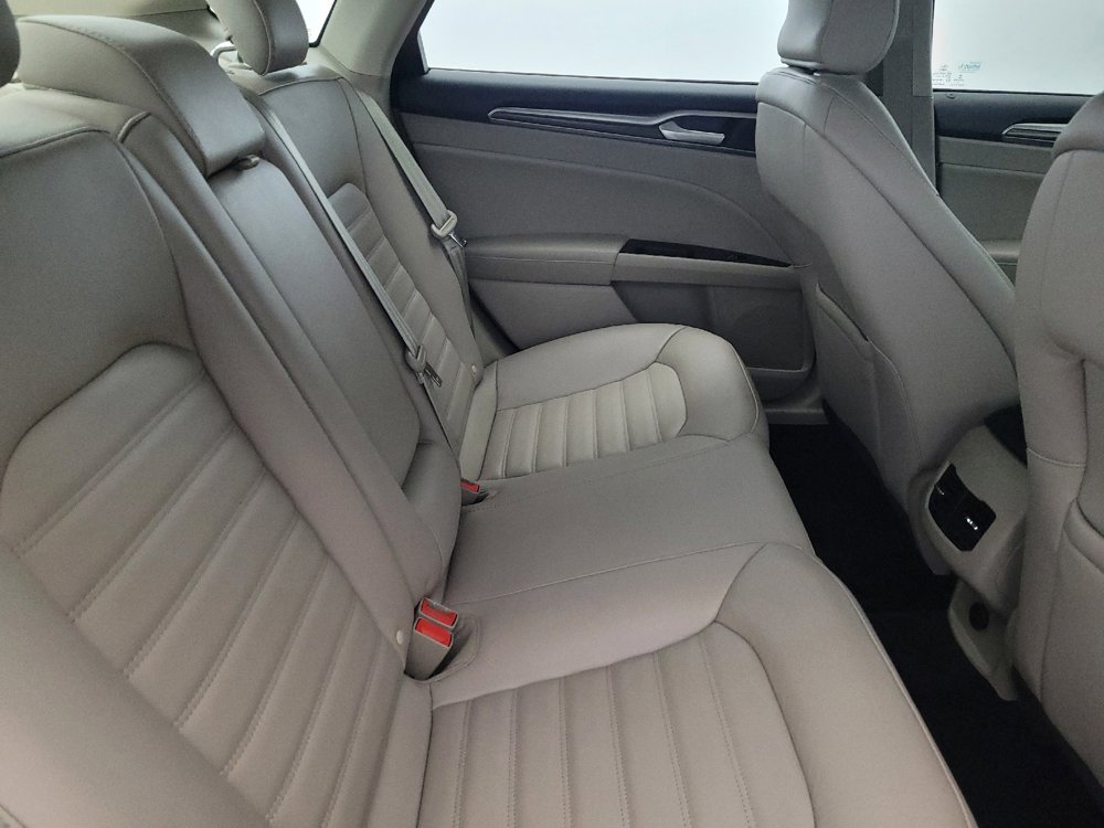 Used 2018 Ford Fusion SE w/ Fusion SE Technology Package AWD/4WD image 19