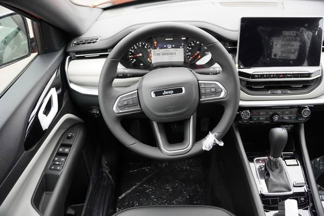 New 2026 Jeep Compass Limited image 12