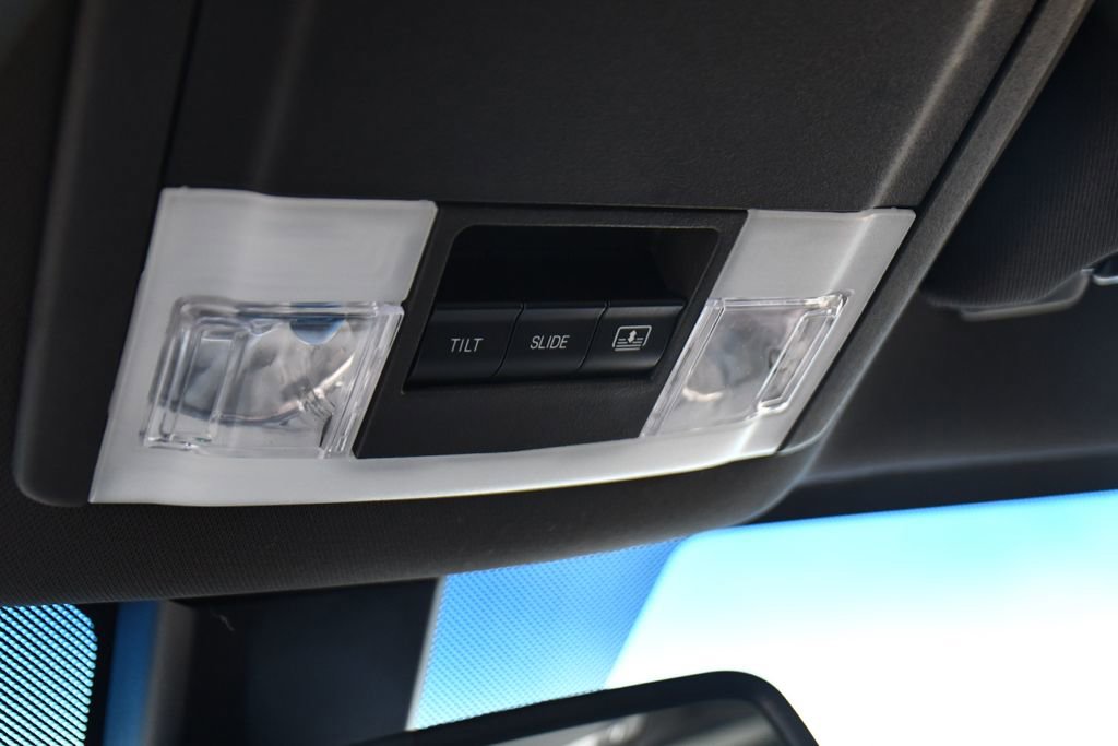 Used 2016 Lincoln MKS AWD image 33