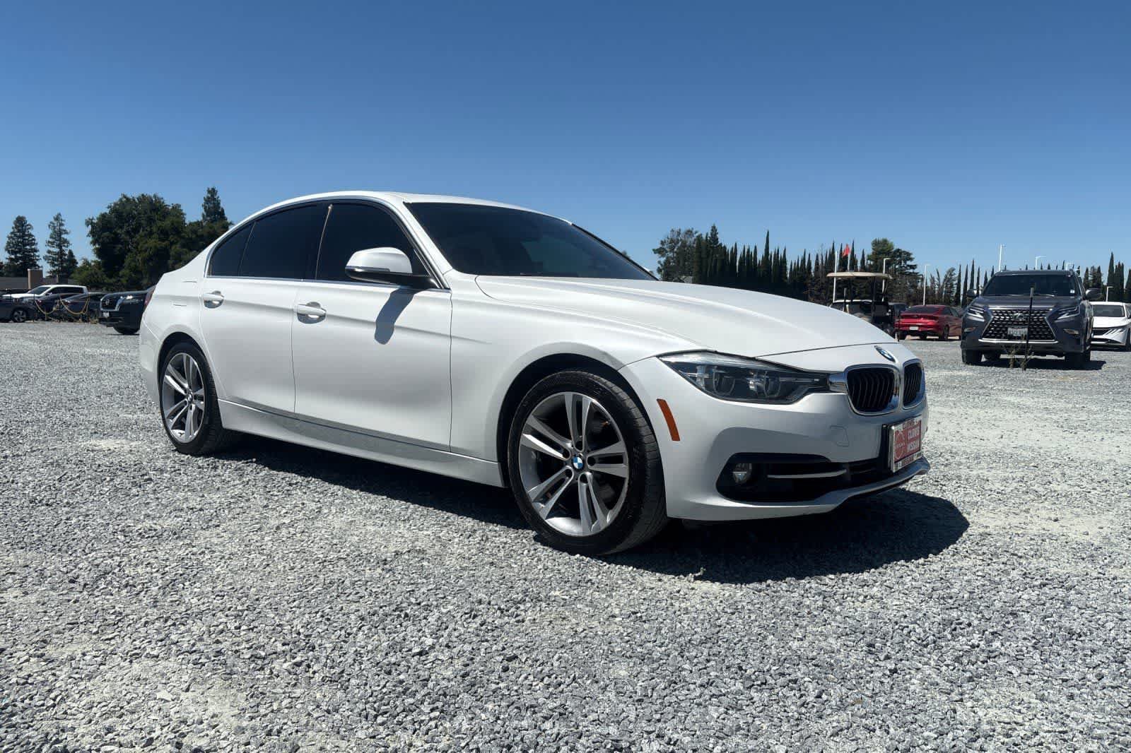 Used 2018 BMW 330i Sedan w/ Convenience Package RWD image 10
