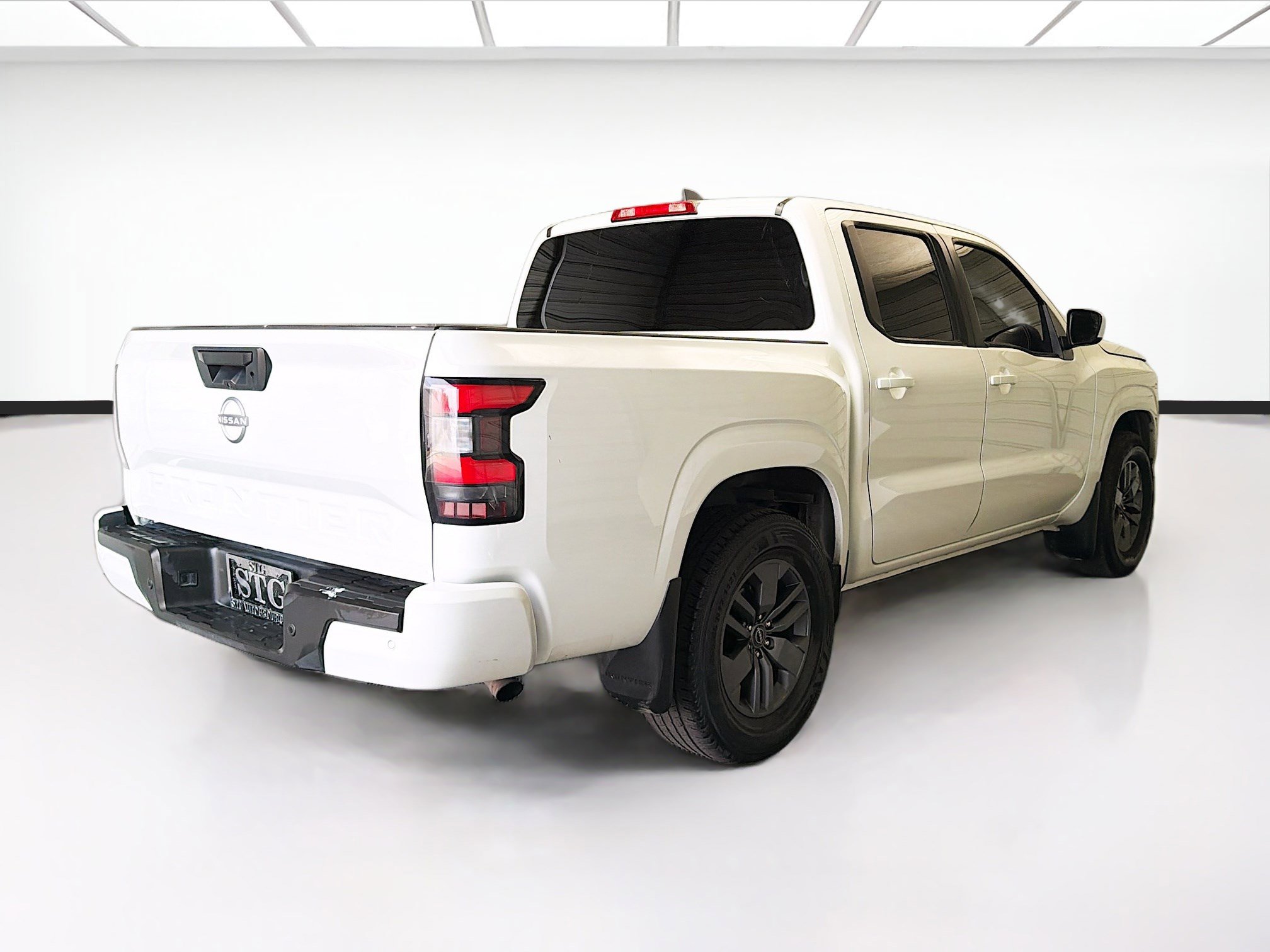 Used 2025 Nissan Frontier SV RWD image 4