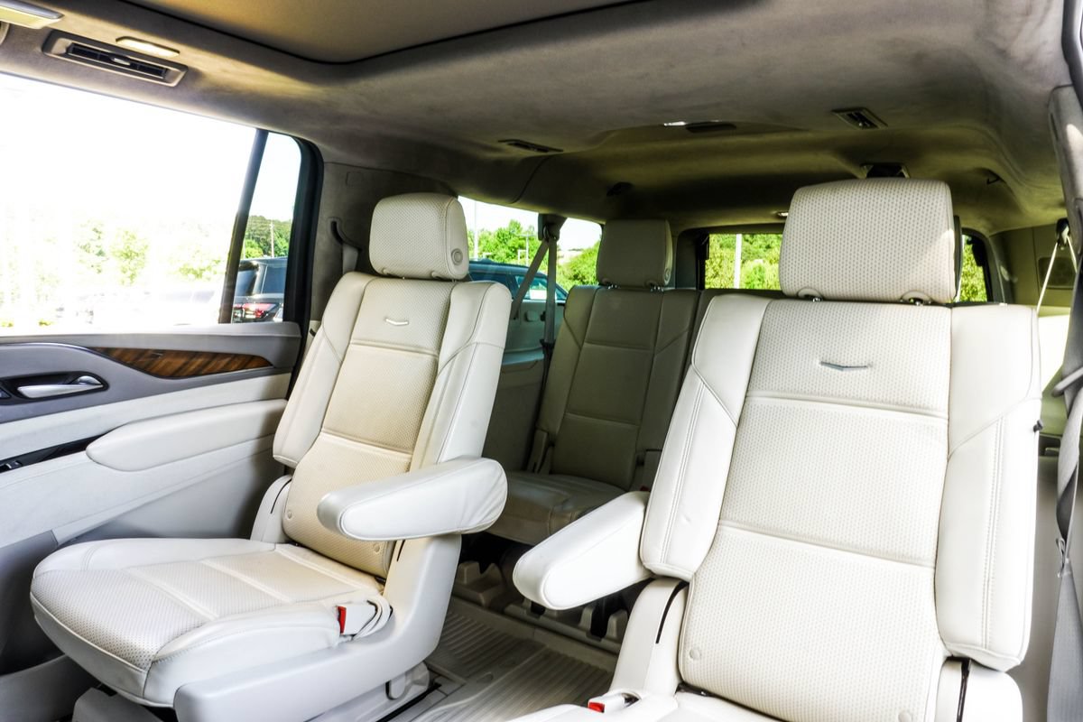 Used 2024 Cadillac Escalade ESV Sport Platinum w/ LPO, ONYX Package AWD/4WD image 37