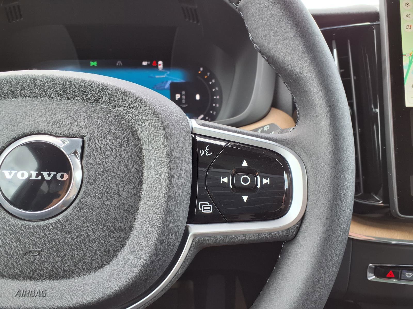 New 2026 Volvo XC60 B5 Core w/ Protection Package Premier AWD/4WD image 16