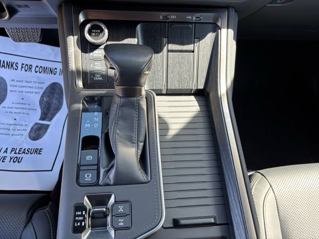 Used 2024 Lexus GX 550 AWD/4WD image 22