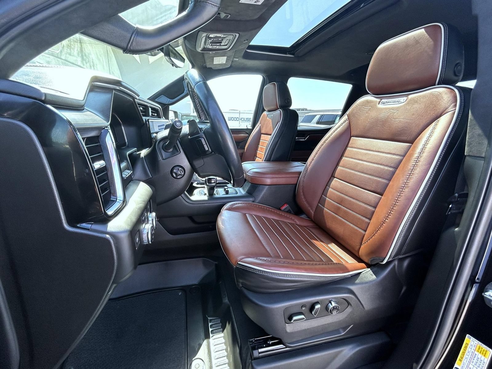 Used 2024 GMC Sierra 1500 Denali Ultimate AWD/4WD image 10