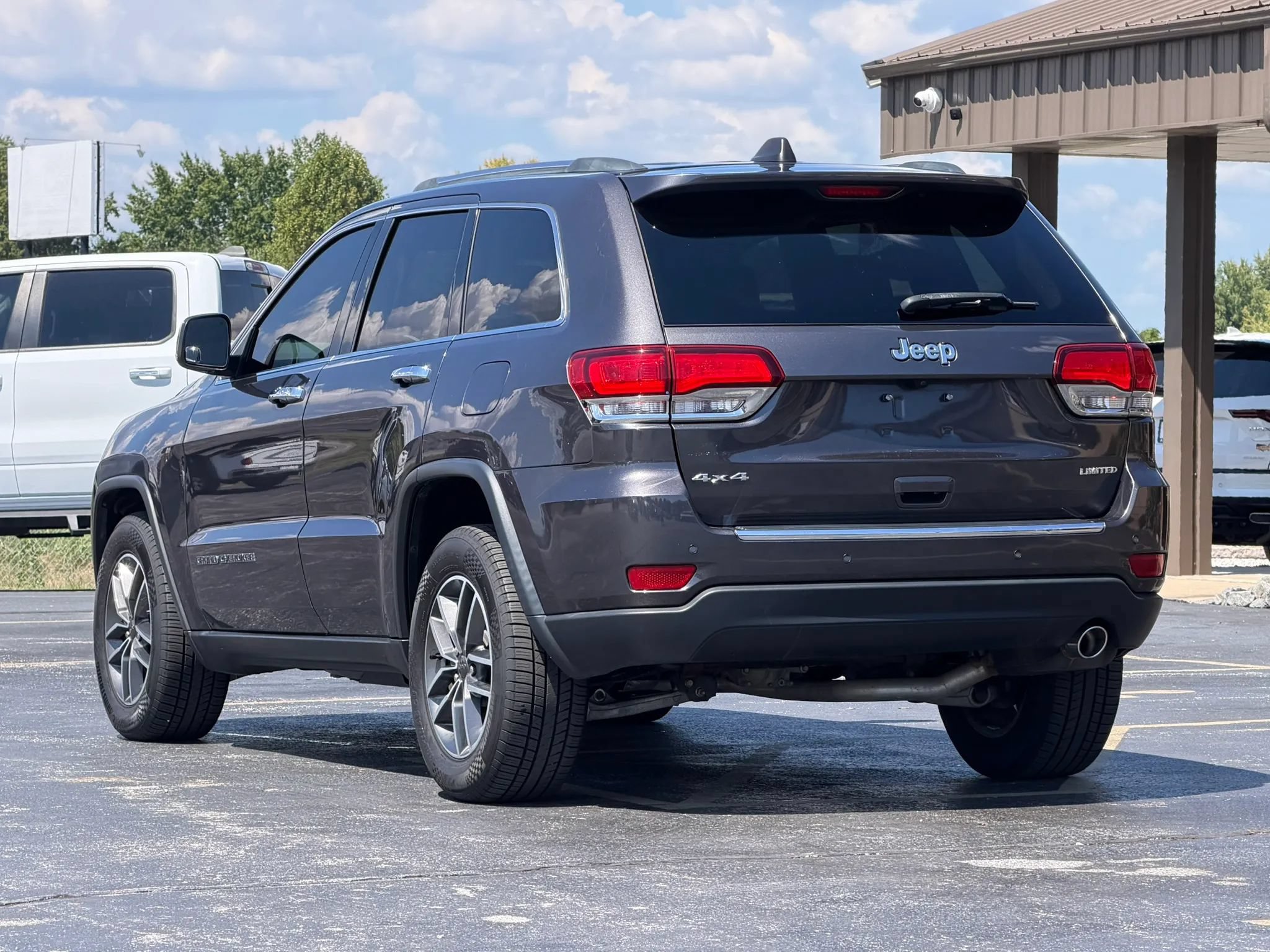 Used 2020 Jeep Grand Cherokee Limited AWD/4WD image 8