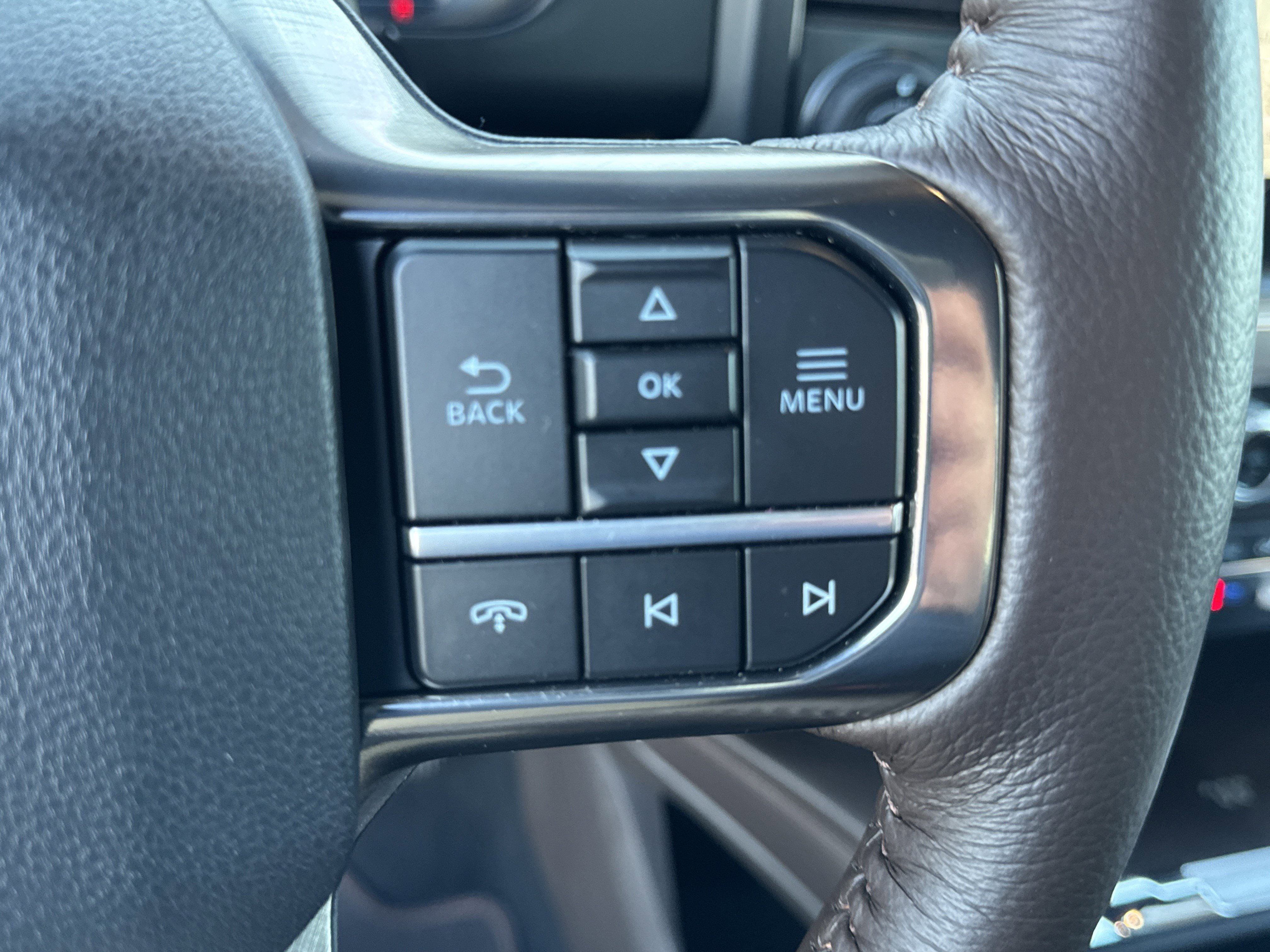 Used 2025 Ford F350 King Ranch w/ FX4 Off-Road Package image 33