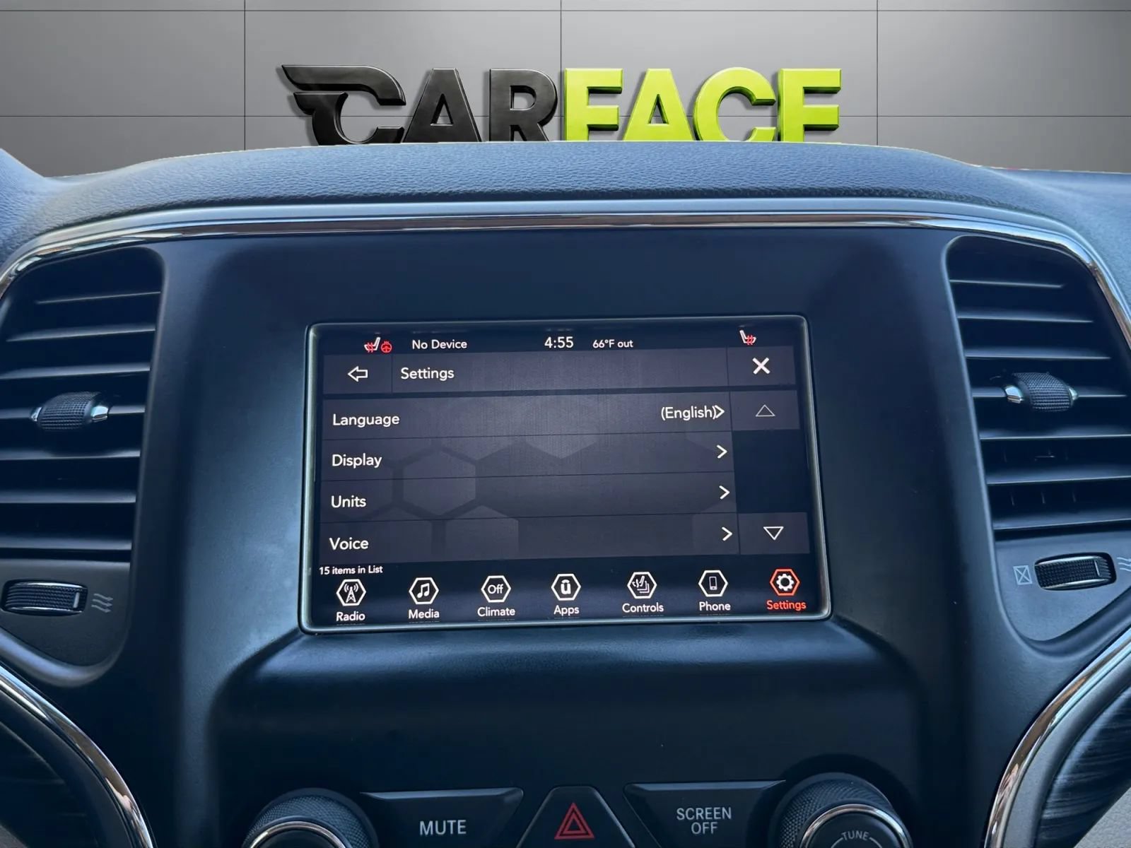 Used 2019 Jeep Grand Cherokee Laredo AWD/4WD image 34
