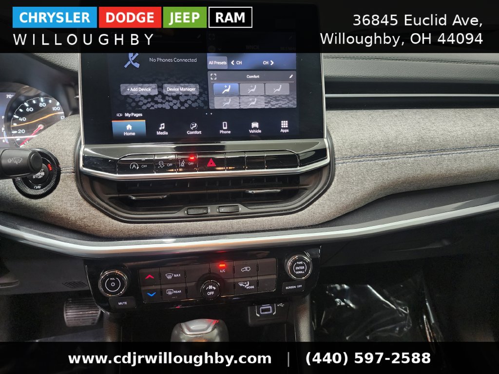 Used 2024 Jeep Compass Latitude AWD/4WD image 18