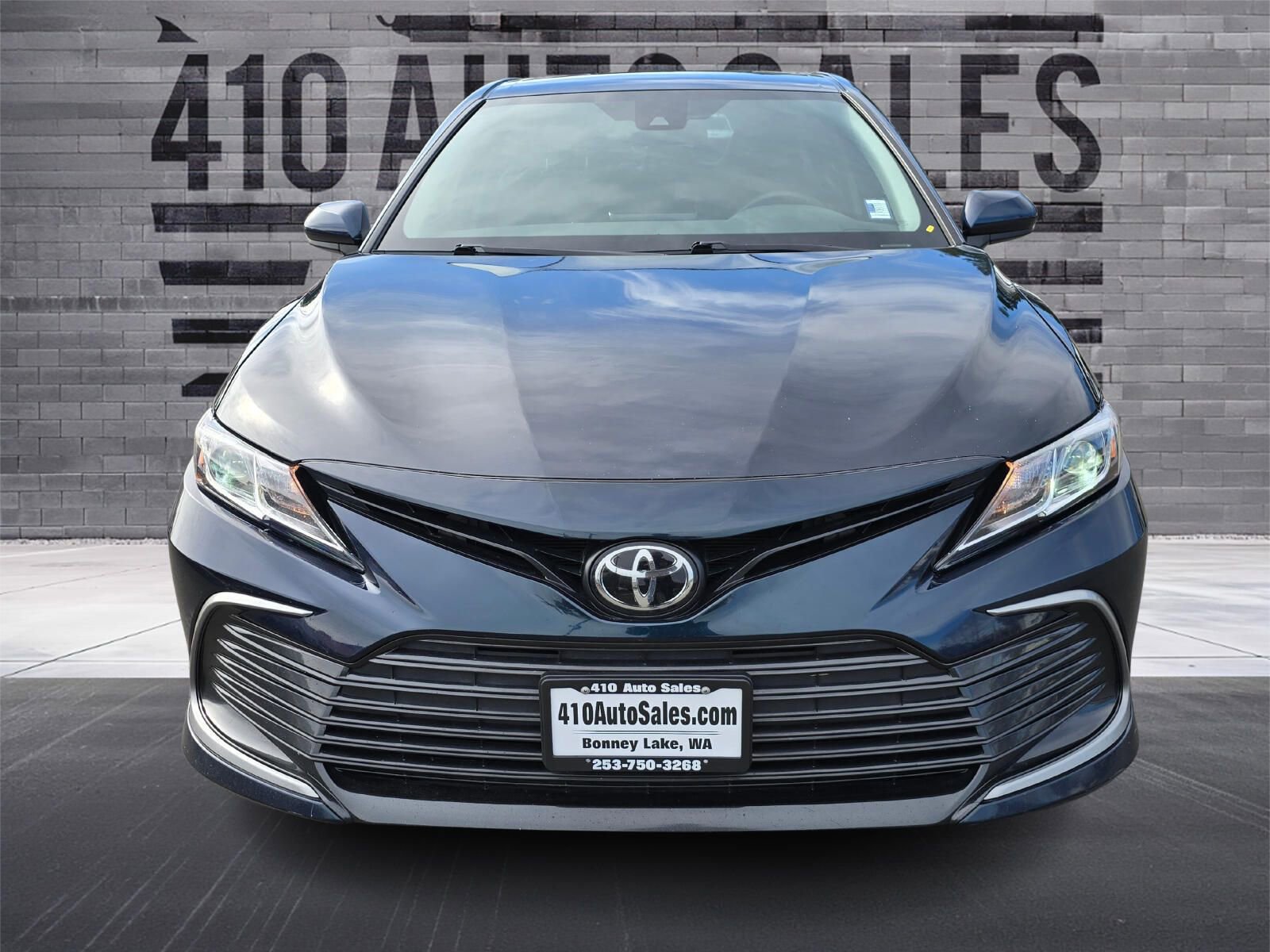 Used 2021 Toyota Camry LE w/ Carpet Mat Package (TMS) AWD/4WD image 5