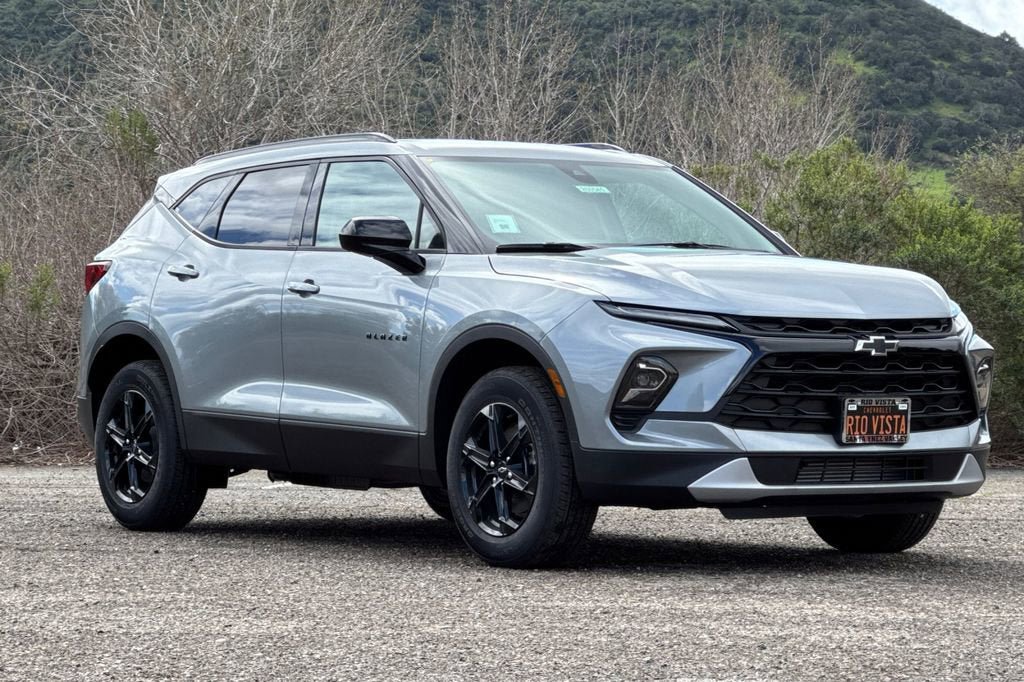 New 2026 Chevrolet Blazer LT w/ Midnight/Sport Edition FWD image 2