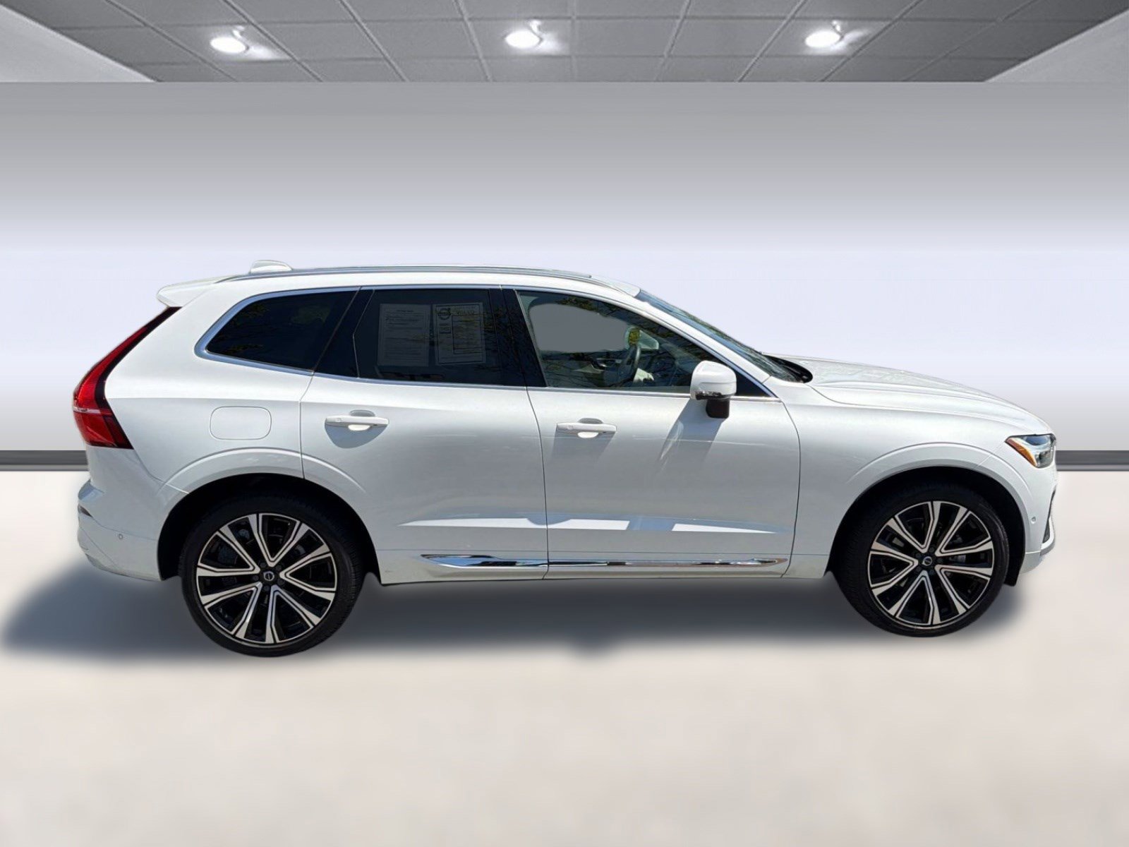 Used 2023 Volvo XC60 B5 Ultimate w/ Protection Package Premier image 8
